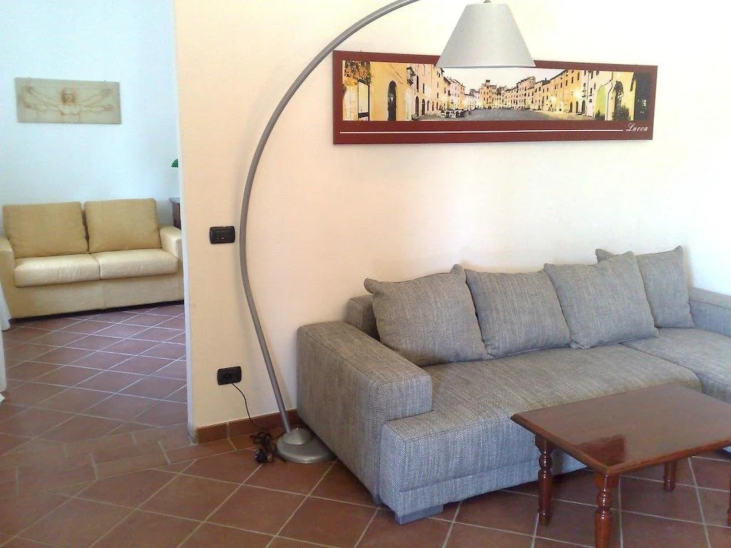 Villa In Lucca