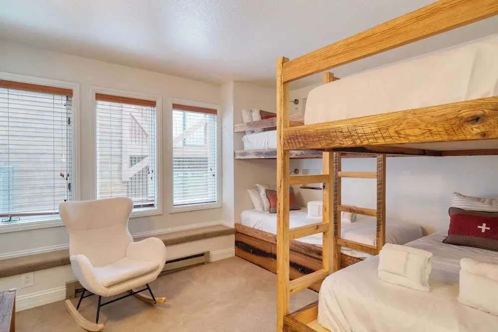 Etta Place Too 107 by Avantstay Close to Town & The Slopes! In Complex w/ Communal Pool & Hot Tub