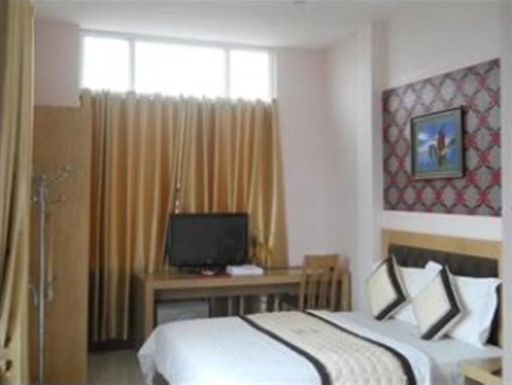 Red Hotel