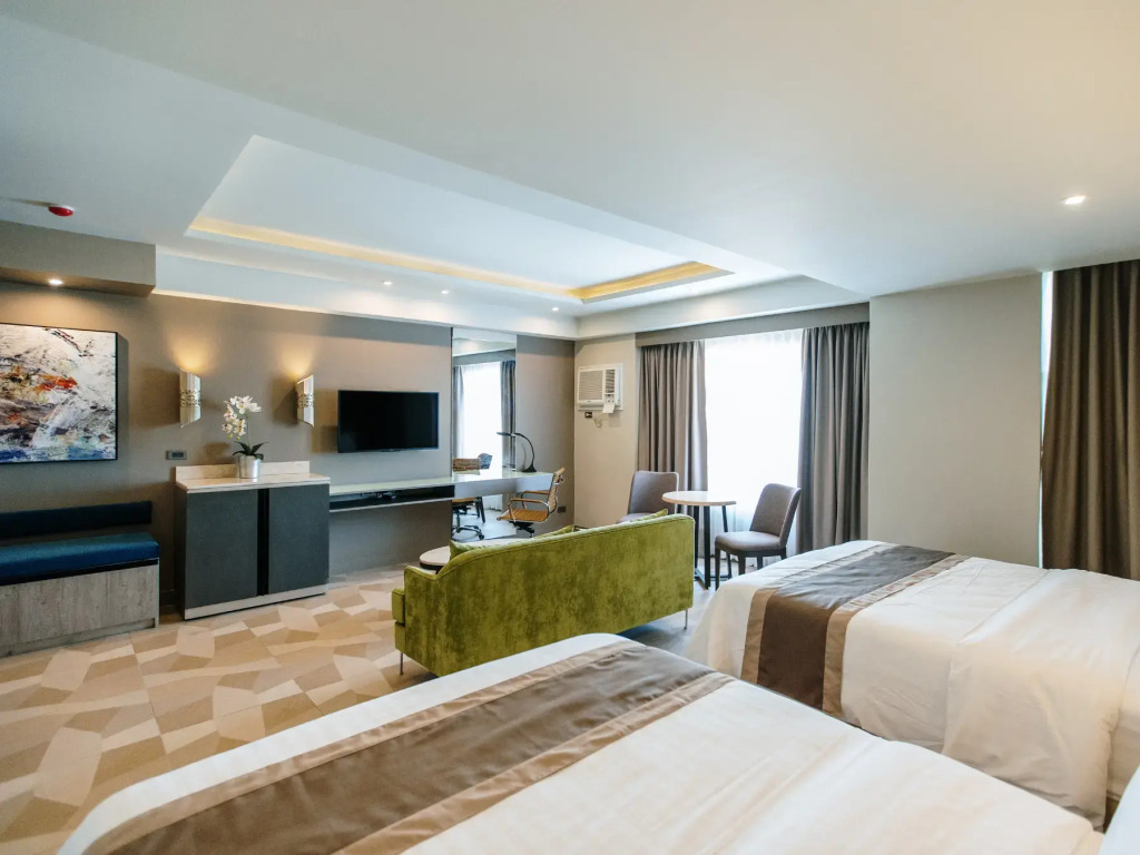 Zuri Hotel