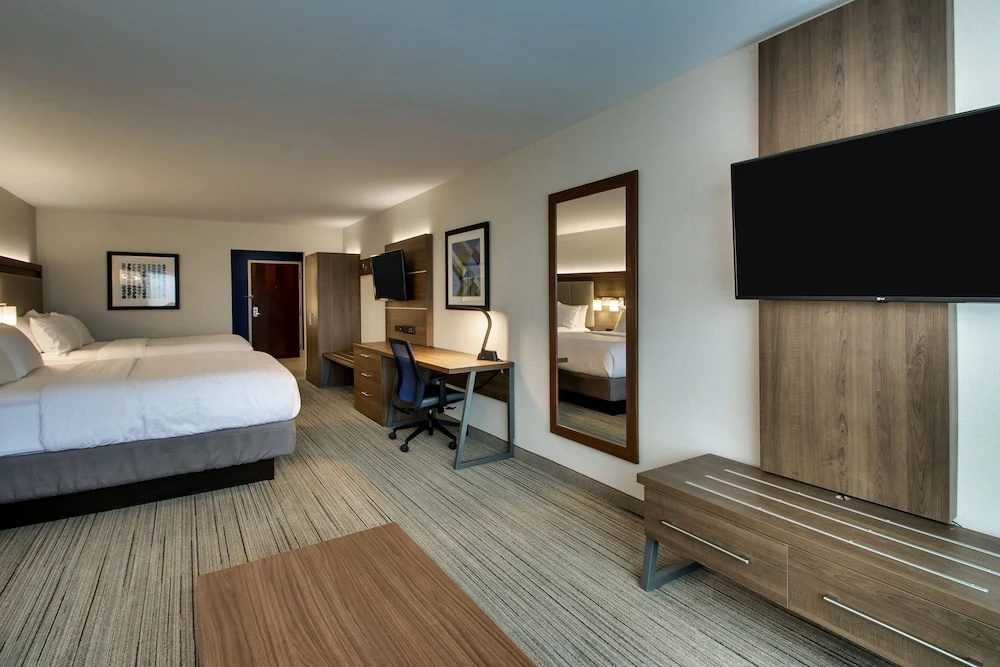 Holiday Inn Express & Suites Mt Sterling North by IHG