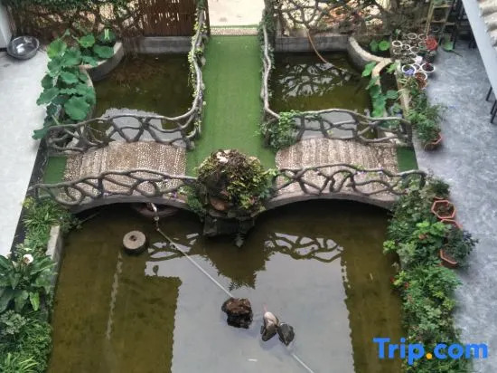 Puzhehei June Qinghe B & B
