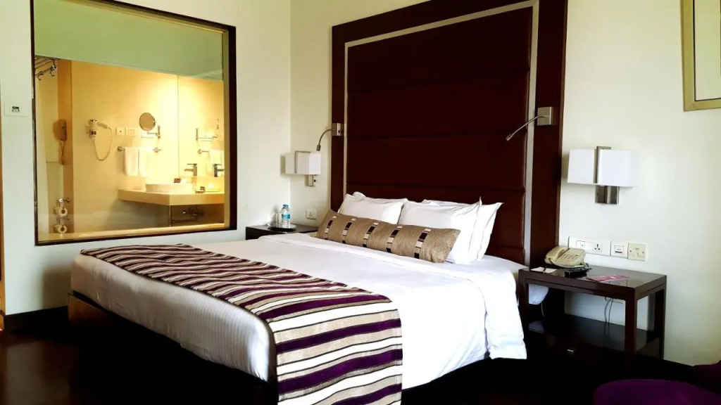 Royal Orchid Central, Pune
