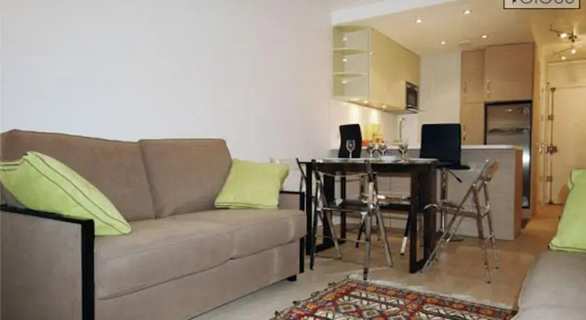 Charming and cozy Montparnasse flat