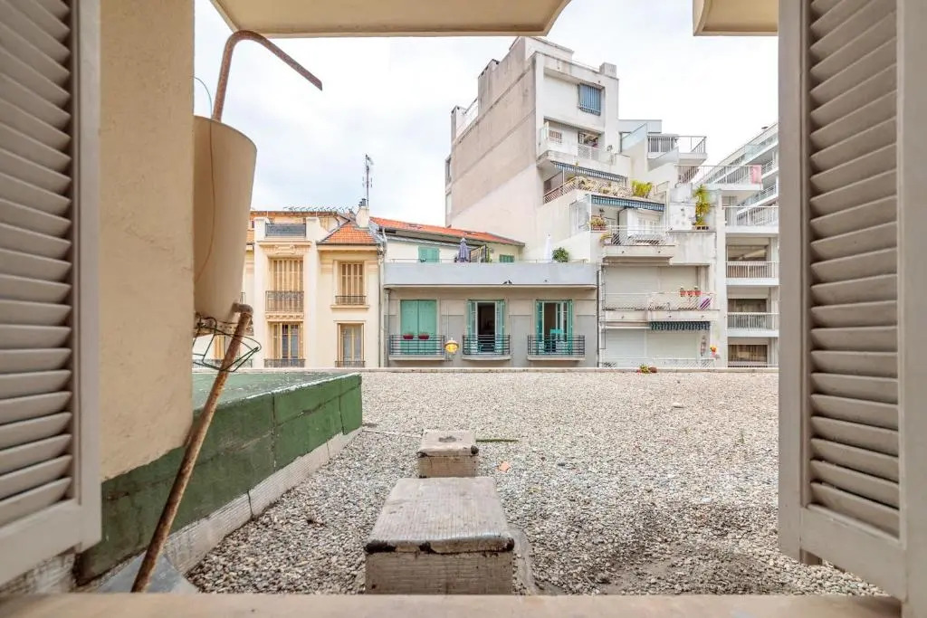 Beau studio à 50m de la plage