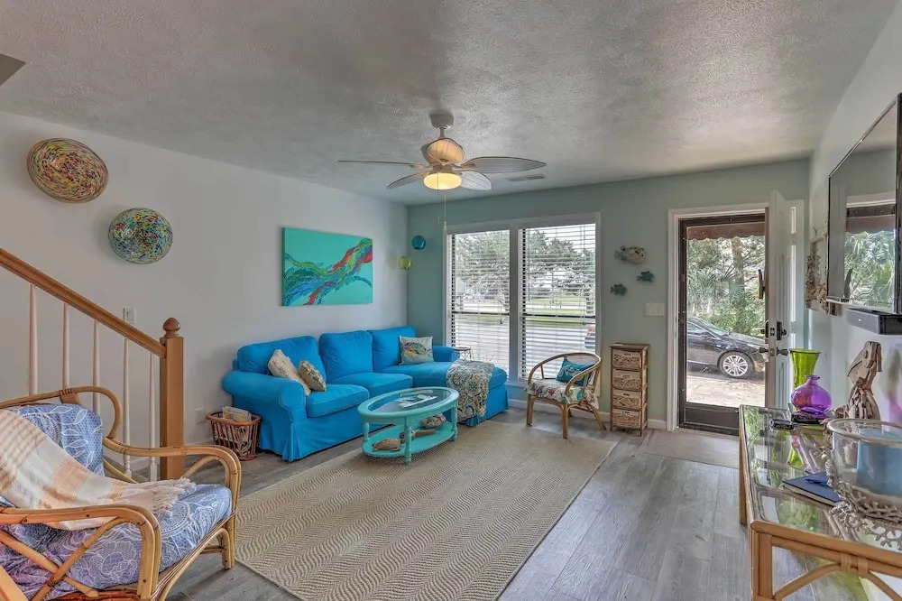 Walk to Ocean: North Myrtle Beach Townhome!