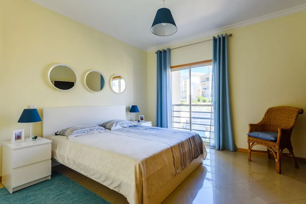 Sea view Apartment with 3 spacious Terraces & 2 Swimming pools