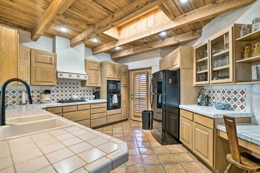 Las Cruces Home La Casa Blanca w/ Courtyard