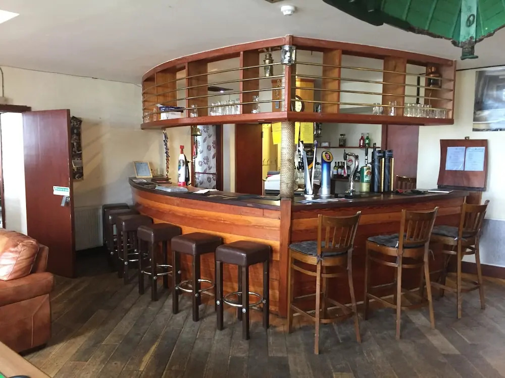 Marine Hotel