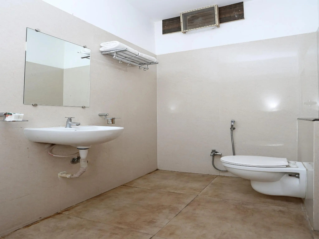 OYO Flagship 8173 Hotel Singh Palace