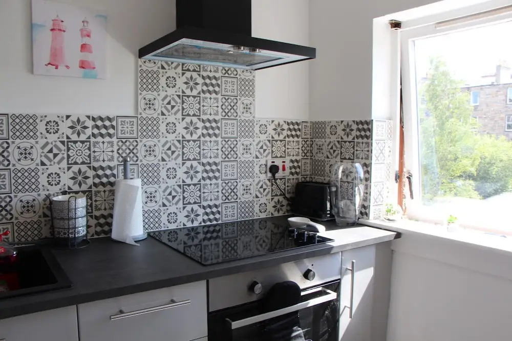 Gorgeous Newly Renovated 2 Bedroom Apartment