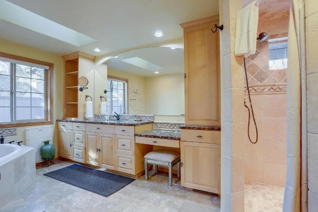 13 Ollalie-Great Yard-3BR/3BA