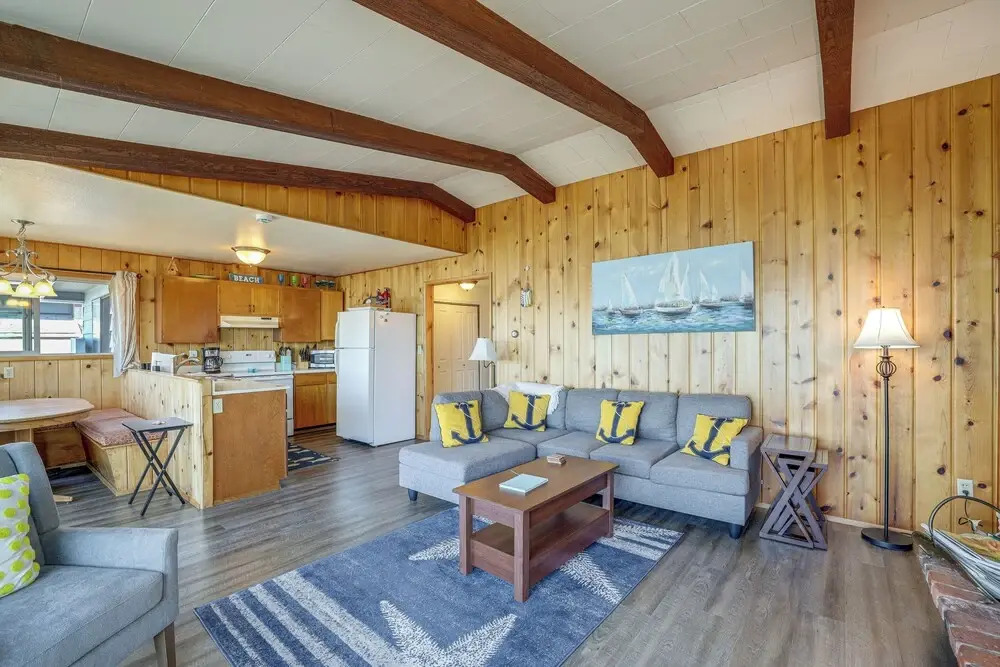 Oceanfront Cottage w/ Patio & Views in Birch Bay!