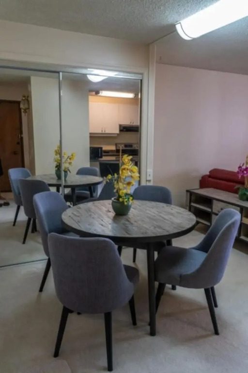 Discovery Bay One Bedroom Condos with Kitchen & Free Wifi