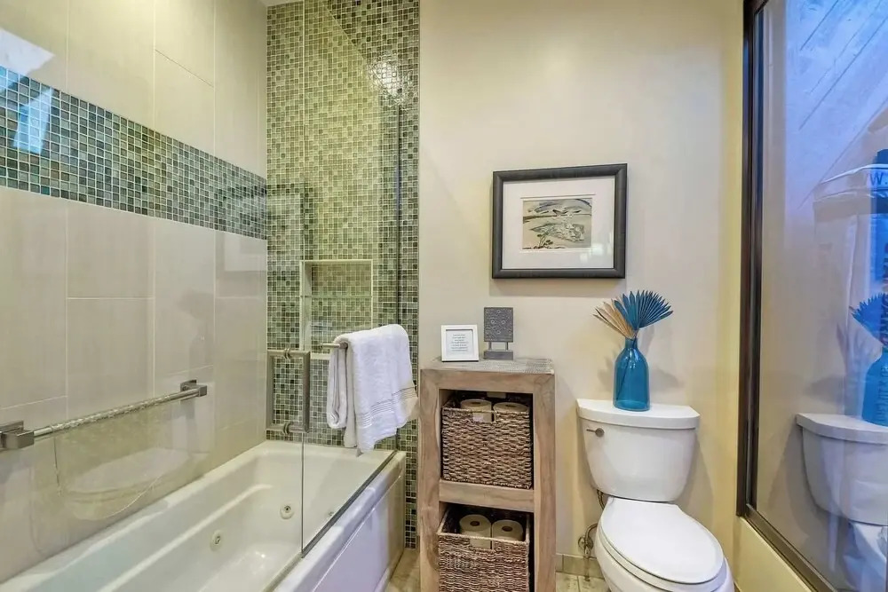Fresh & Modern 3 BDR Just Blocks From Beach!