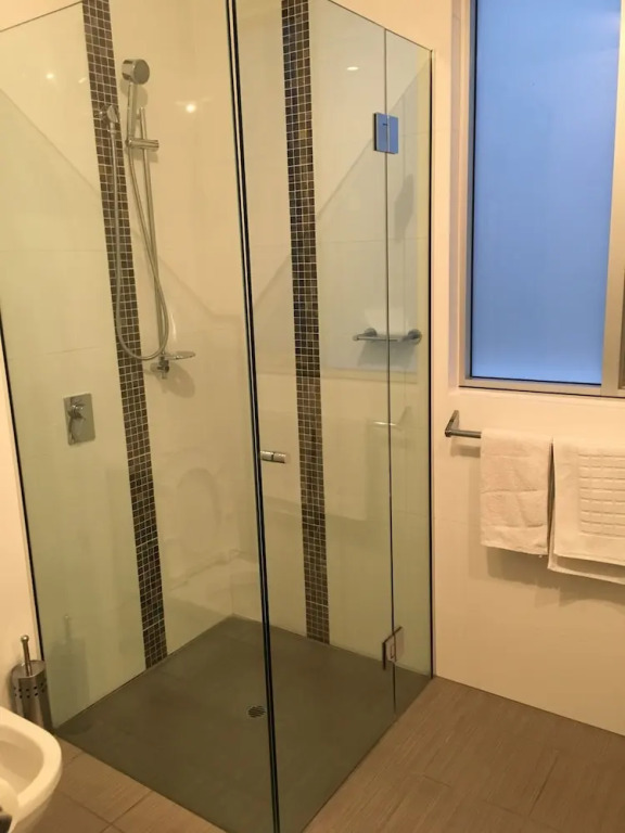City Escape 3BD in Adelaides East End 7