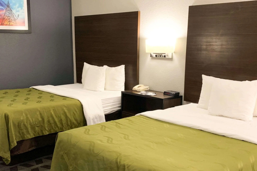 Holiday Inn Express Hillsboro I-35