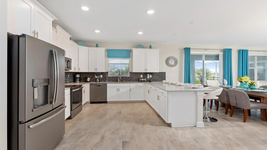 Spacious 6BR w Pool SPA With a Stunning Green View
