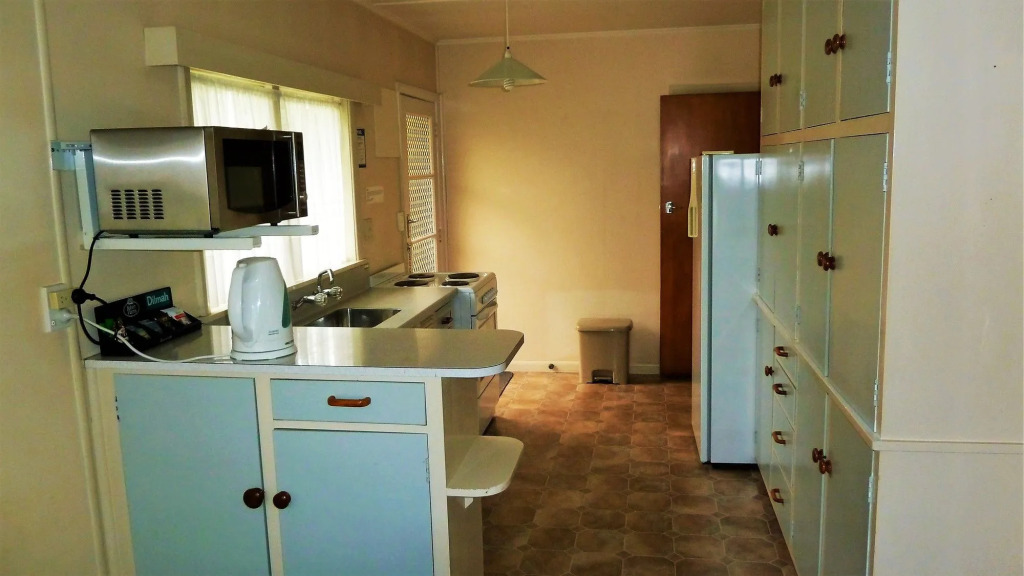 Tudor Lodge Motel