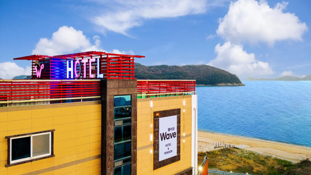 Geoje Wave Hotel & Pension