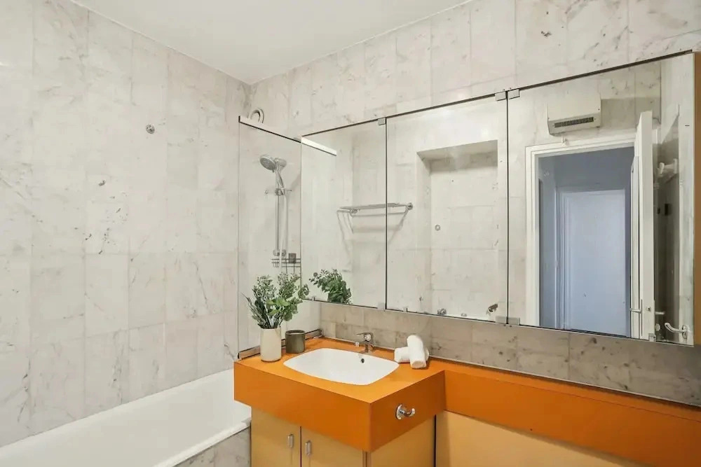 Chic 1BR Steps from Opéra Garnier