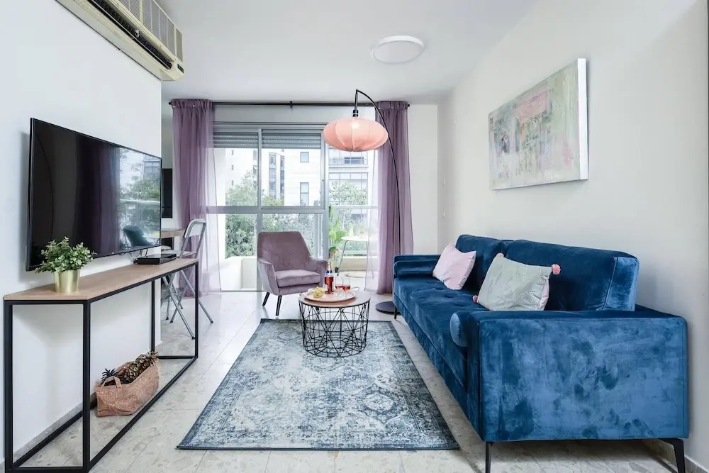 MAMAD - Apt with Balcony In the Heart of TLV