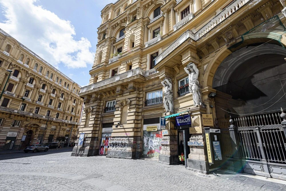 Piazza Nicola Amore 14