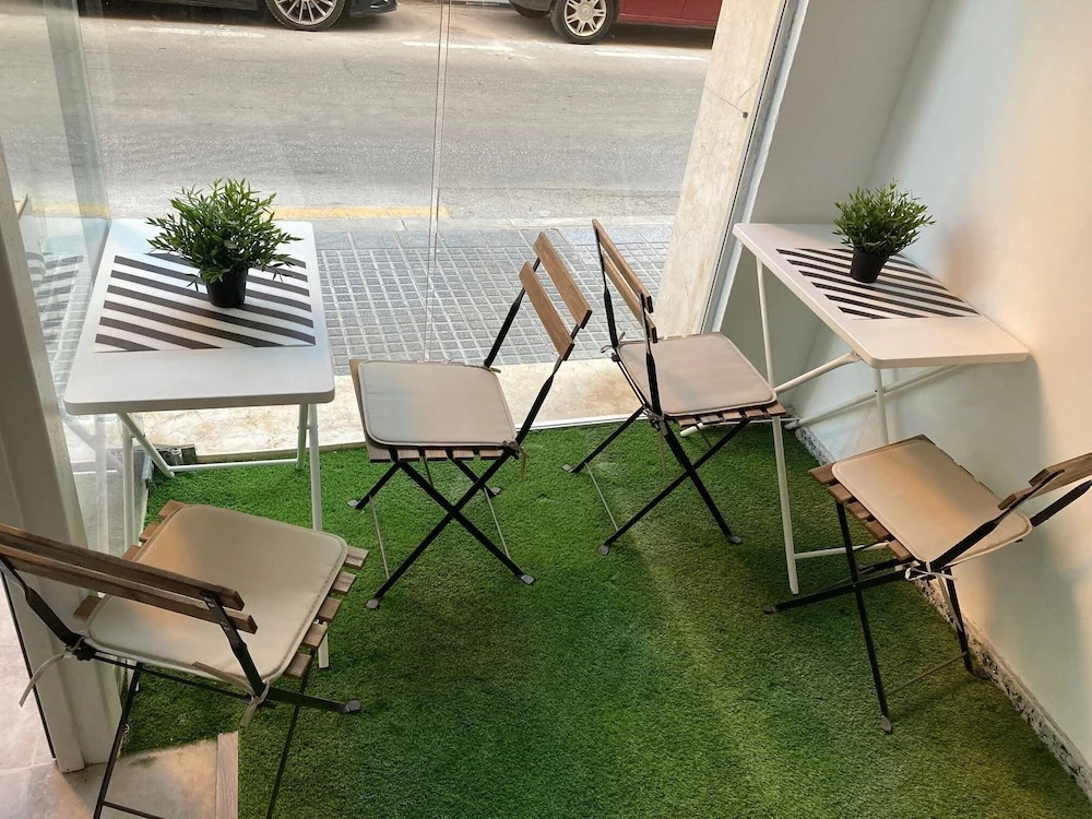 Golondrinas de Malaga "Apartamentos con mucho Arte" y terraza solarium en coliving