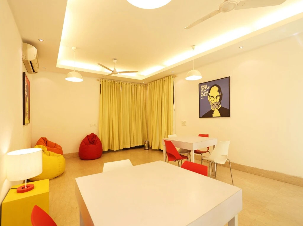OYO Flagship 5265 Hauz Khas Metro