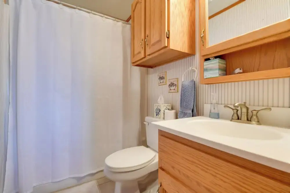 Lake Memphremagog Access: Newport Condo w/ Balcony