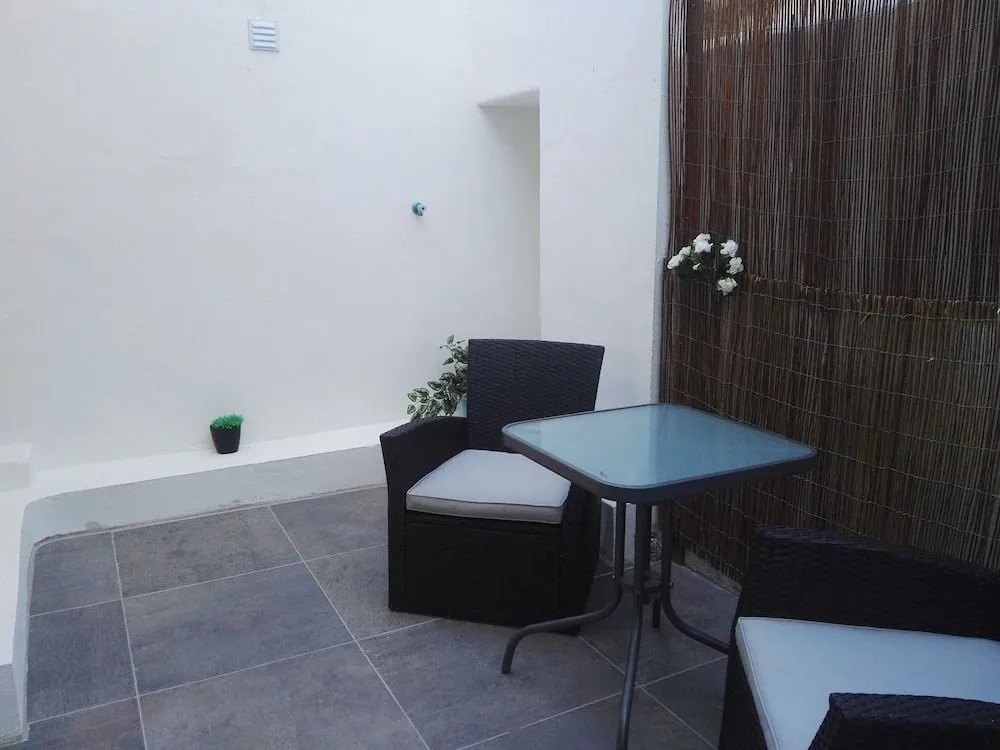 Temple Suites Guesthouse