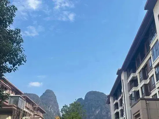 Yangshuo Riverside Villa