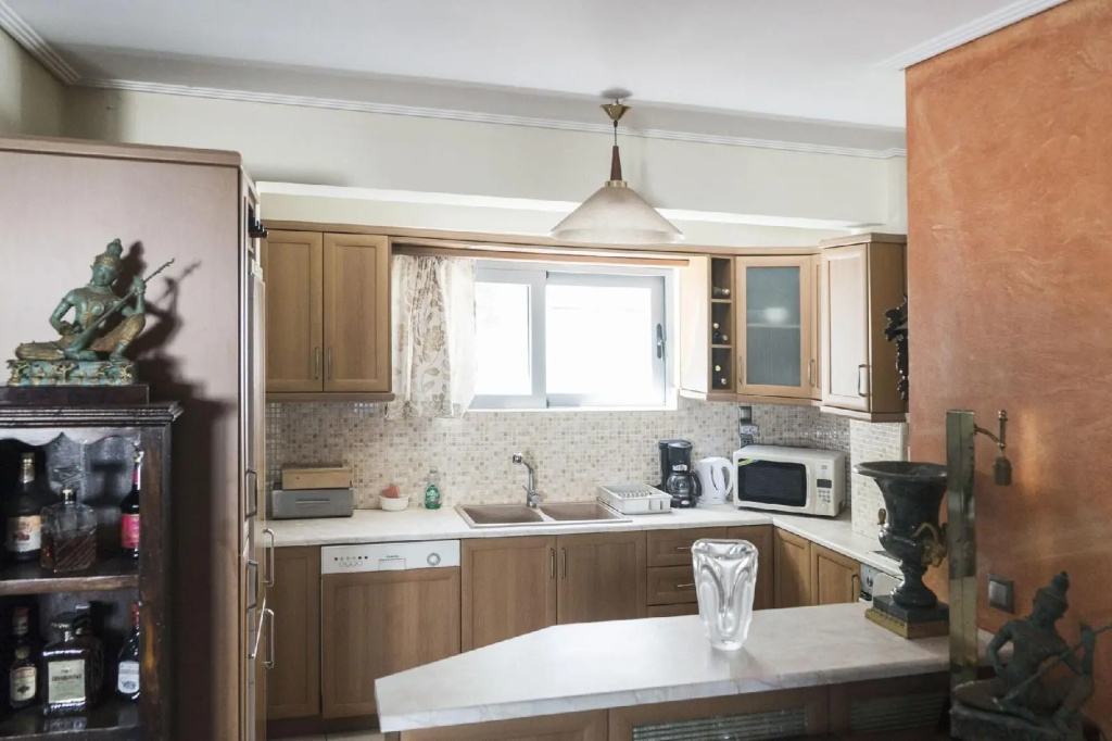 Villa dIrene-near athens airport , 200 meters from the beach davis