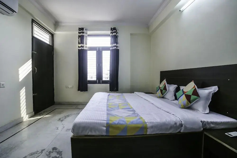 OYO Home 16420 Cosy 2BHK