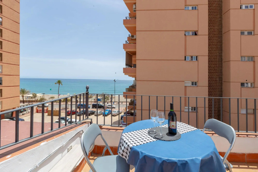 MARINA BEACH - Fantastic apartment with sea views and free WiFi