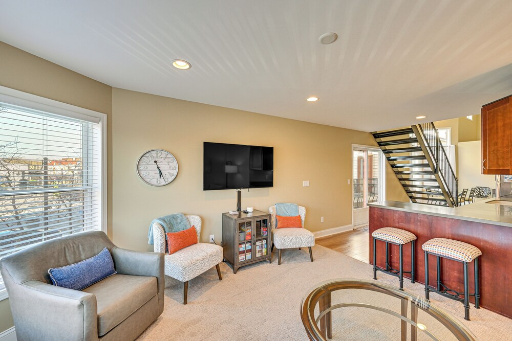 'phoenix Nest' South Haven Condo: River View!