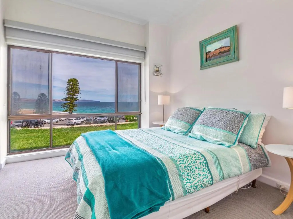 King of North Bay - 103 Gold Coast Drive