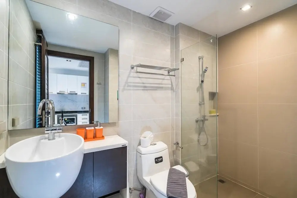 Et414 - Charming Pool View Studio Pool and gym in Patong