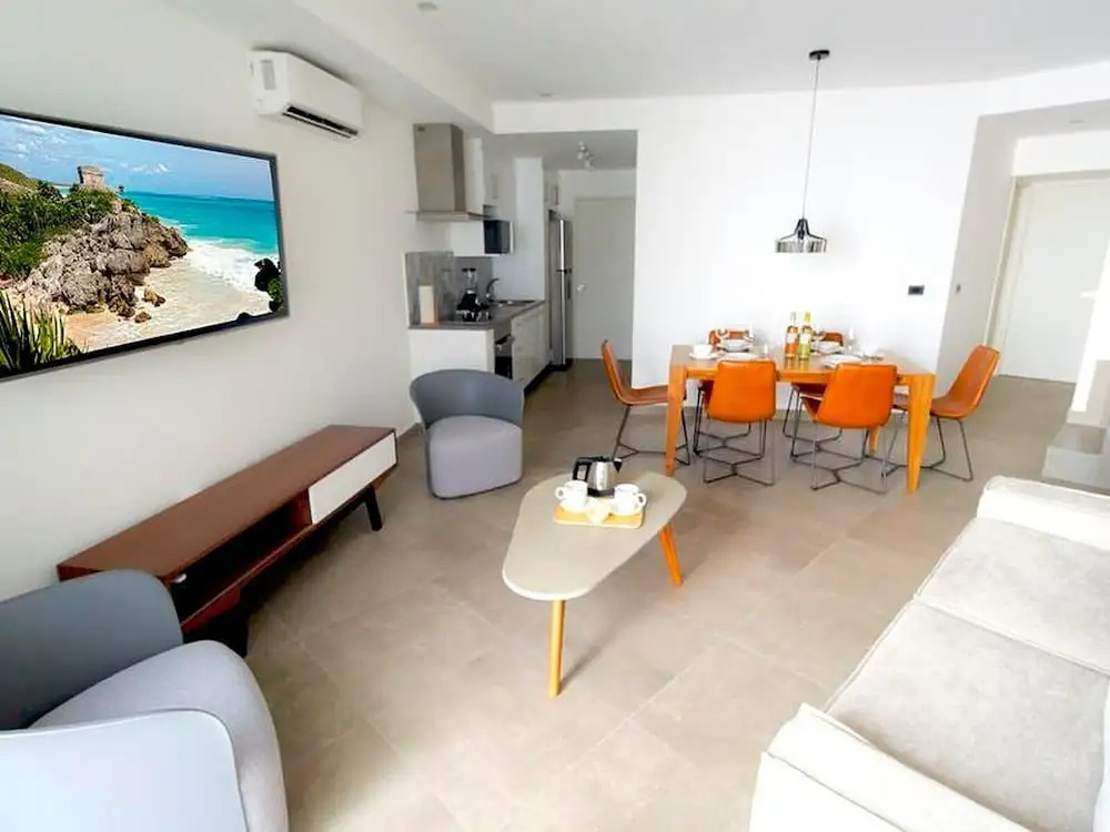 Private Roof Pool, 3 Br for 8 sleeps, fully equipped!!