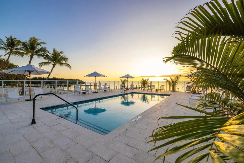 Pines & Palms Resort