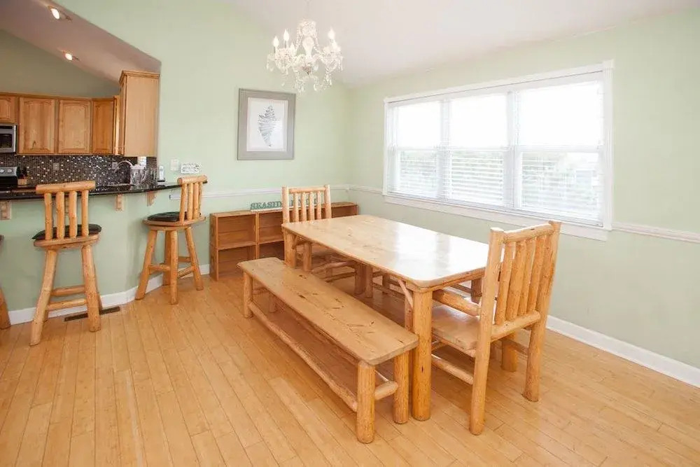 Down By The Sea - 9 Br Home