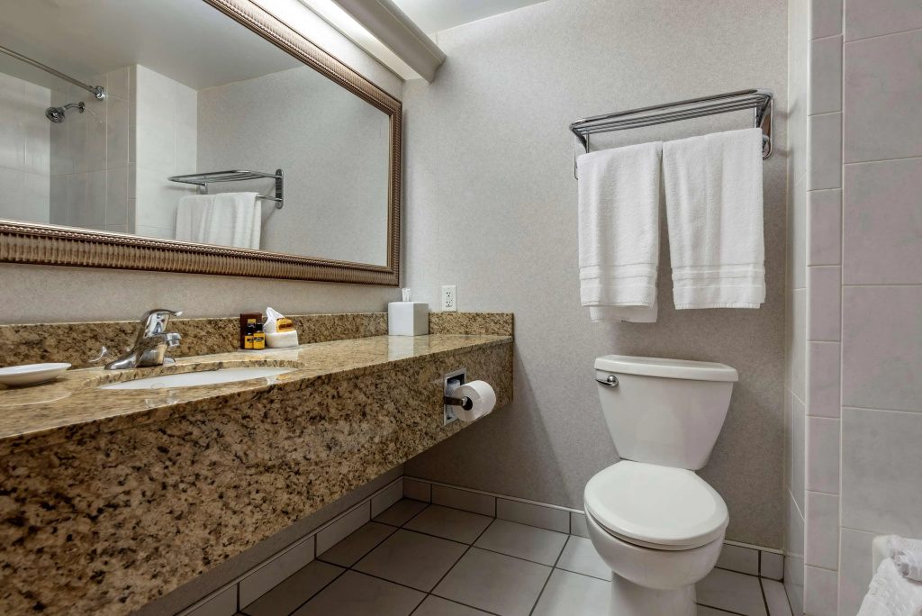 Best Western Plus Oswego Hotel and Conference Center