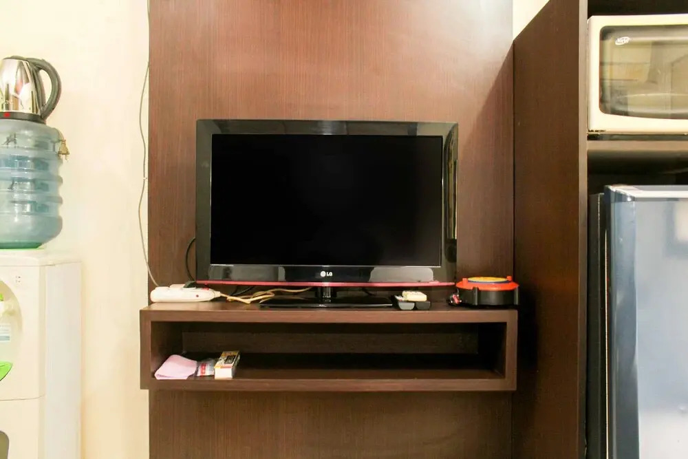 Cozy Studio at Metropark Condominium Jabebeka Apartment By Travelio