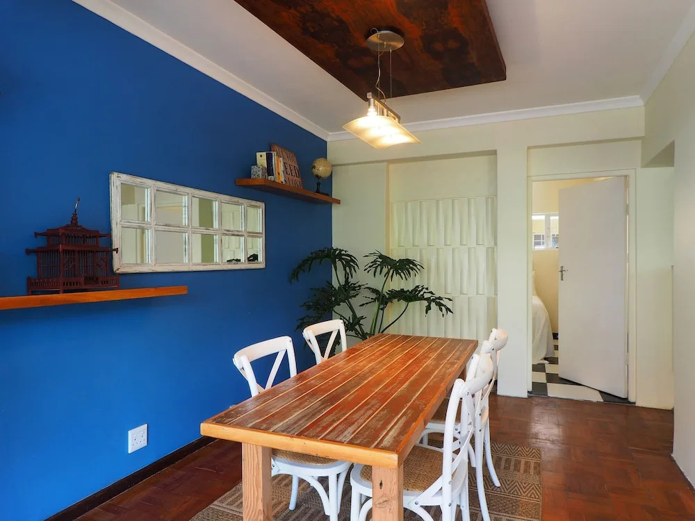 6 The Apartment