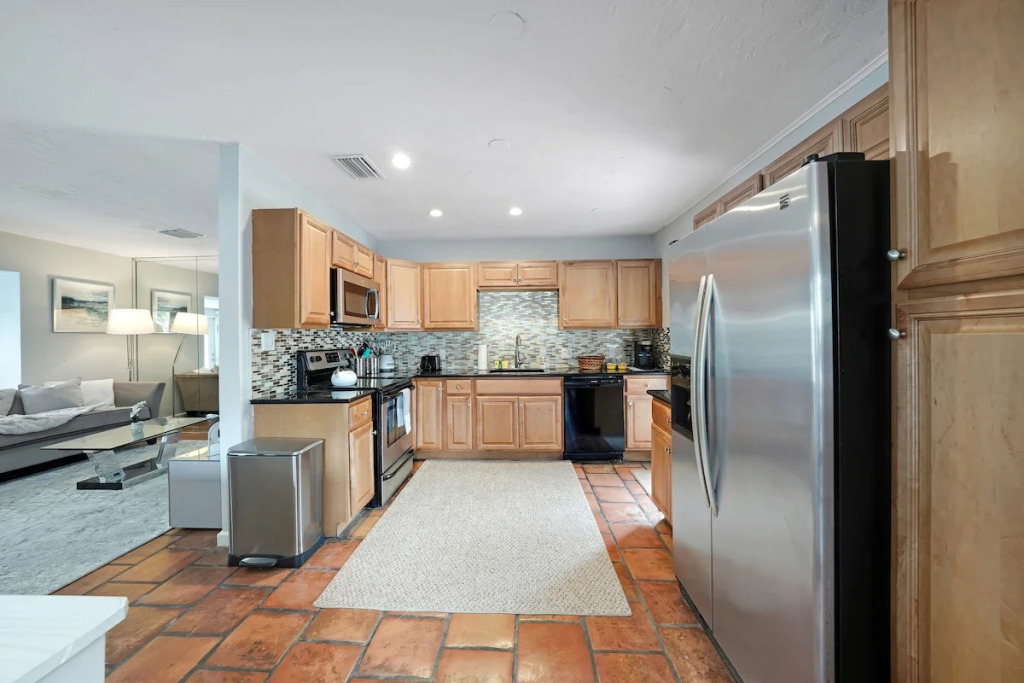 Poinsettia FTL Home by PMI
