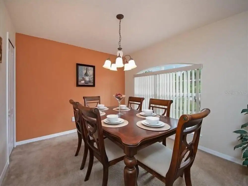 Westerly facing private pool and spa home over looking nature conservation area - 520