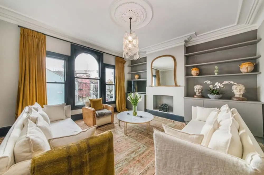 3 Bedroom Apartment with 2 Roof Terraces Sleeps 6 in Fulham
