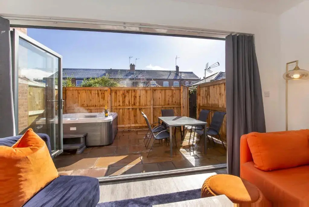 The Ebor Suites with Hot tubs