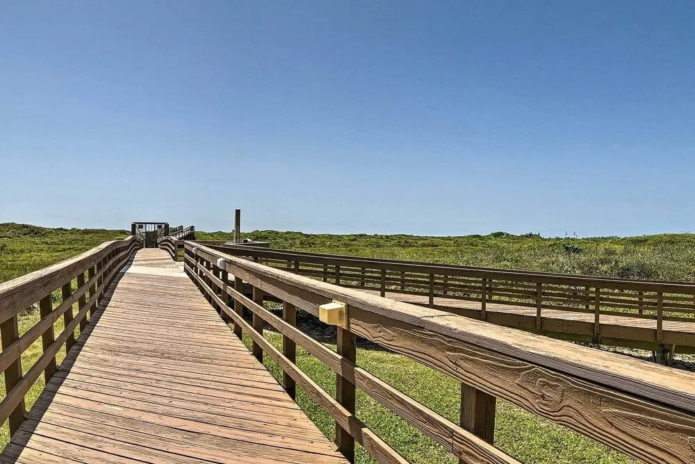 Port Aransas Vacation Rental w/ Pools - Near Beach
