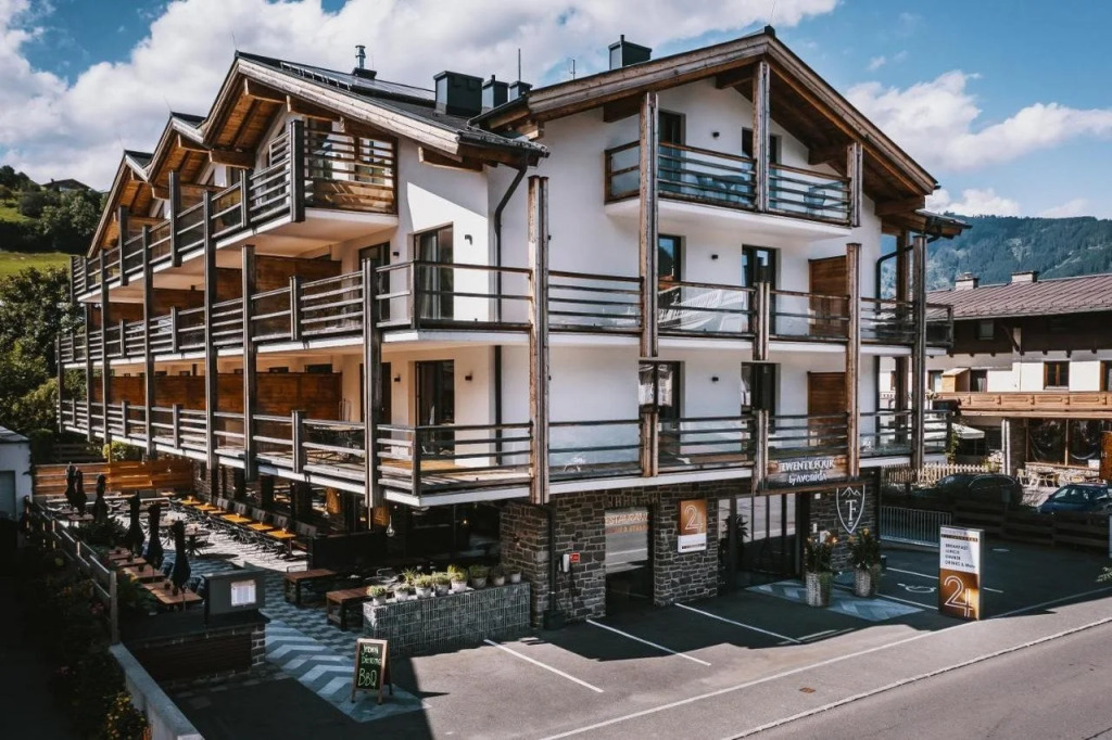 24 by AvenidA - Mountain Residence